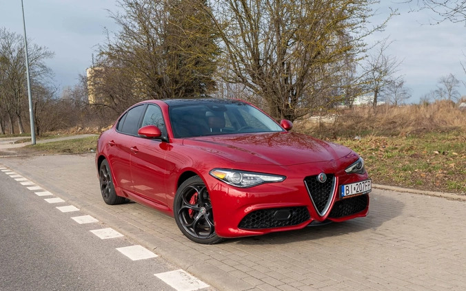 Alfa Romeo Giulia cena 109000 przebieg: 80000, rok produkcji 2018 z Białystok małe 407